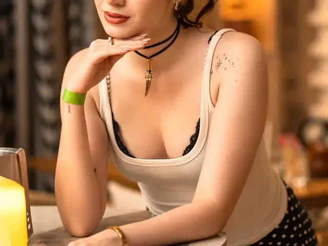 Room Delivery Escort Experience at Treebo Trend Jayanagar Room delivery escort service near Treebo Trend Jayanagar CBD — cash on arrival